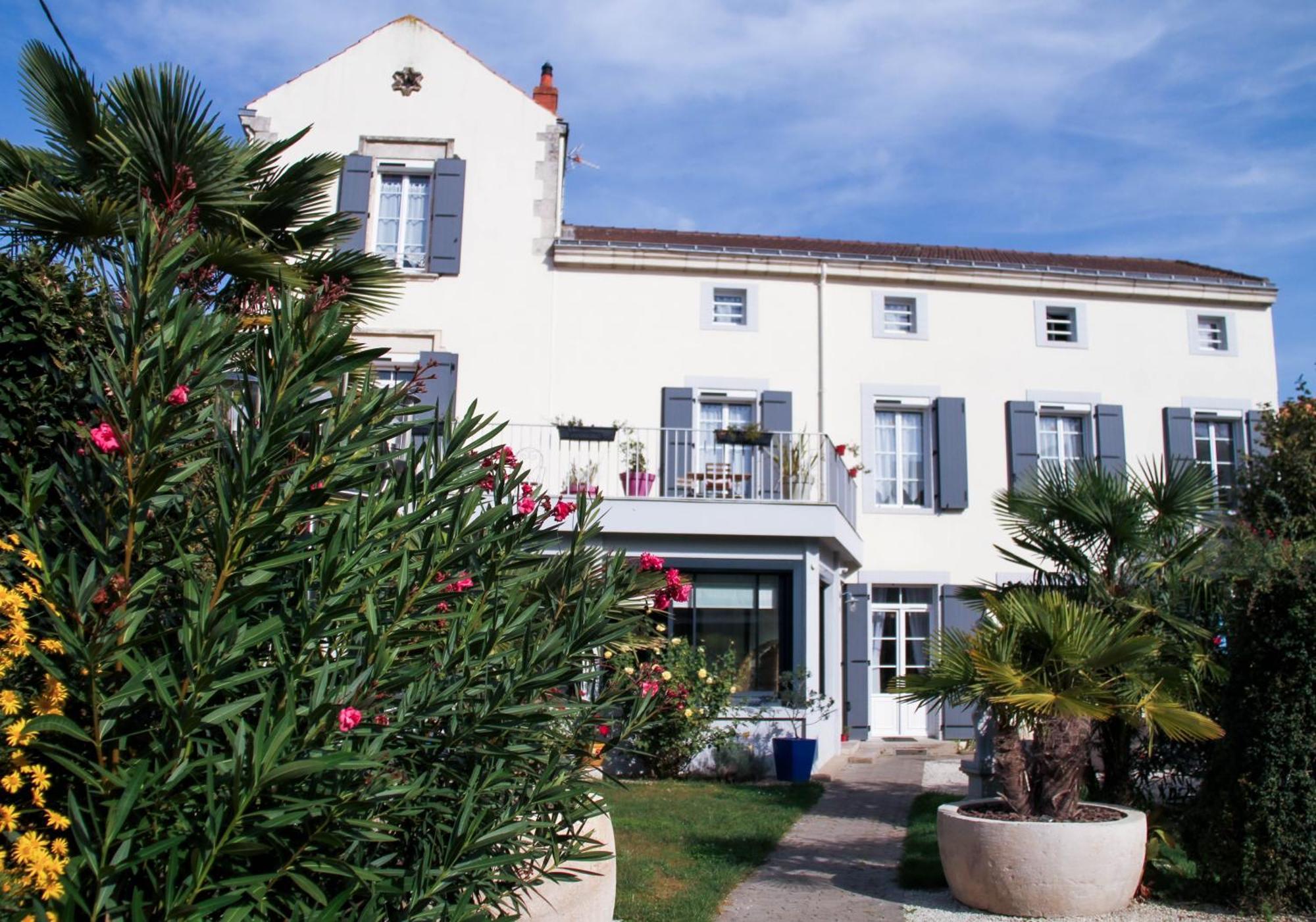 La Maison De Venus Lucon Bagian luar foto